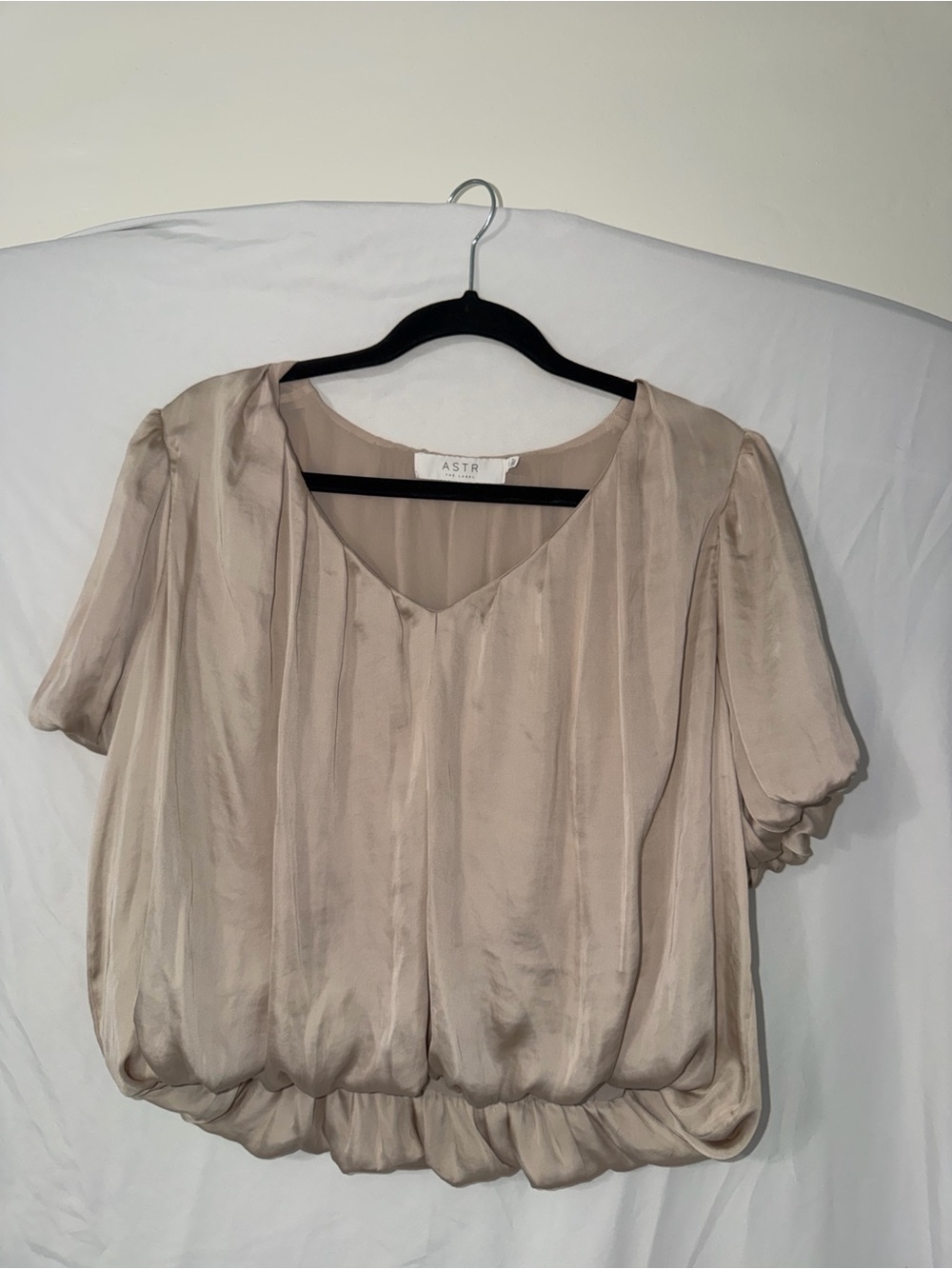 ASTR Taupe V-Neck Blouson Short Sleeve Top